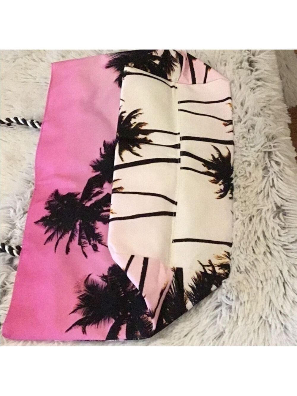 Avon Palm tree tote Magnetic closure no zipper Open concept no pockets - Picture 3 of 10